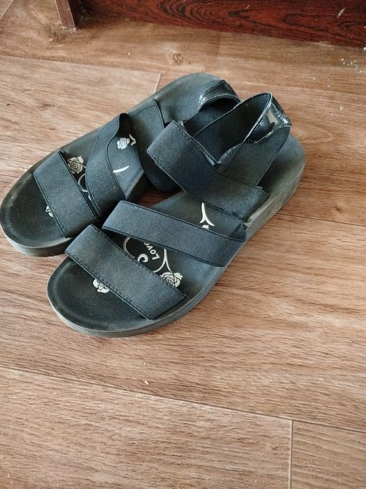 Продам летние босоножки