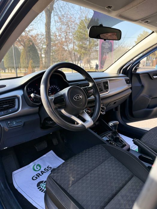 Продается Kia Rio 2018г (80,056 тыс пробег) Цвет Синий Дымчатый