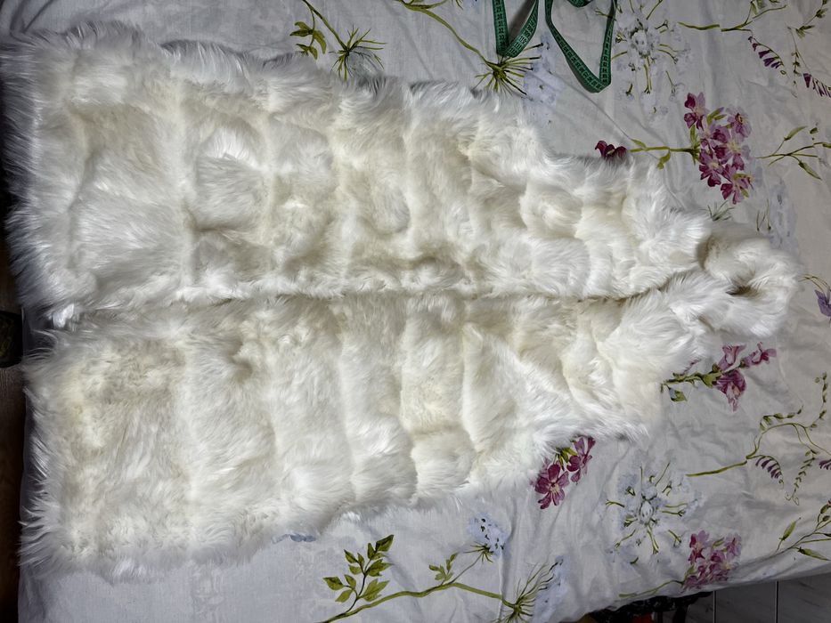 Дамско бяло пухено палто