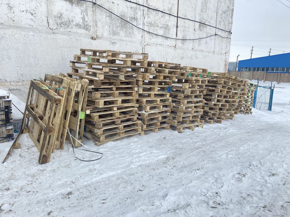 Поддоны полеты дрова