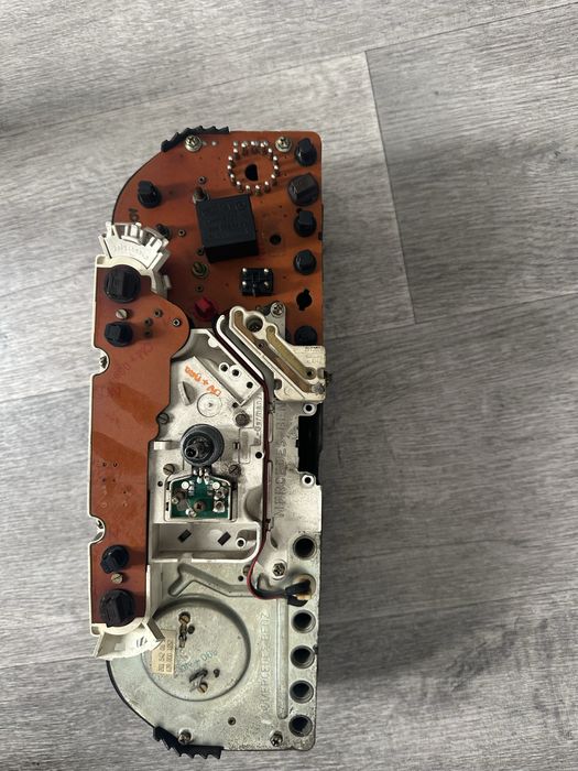 Щиток приборов мерседес