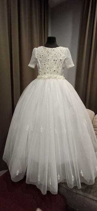 Продам бальные платья от 5 до 11 лет