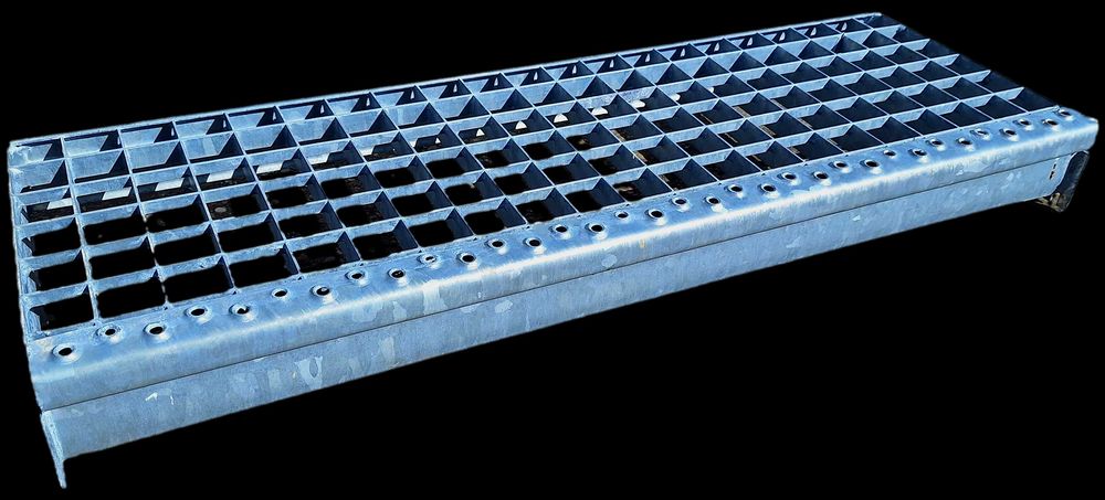 Gratare zincate / rigole / platforme metalice + trepte zincate scari