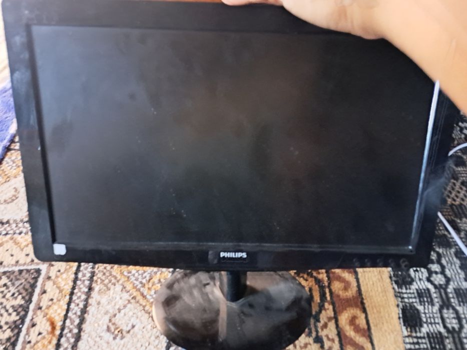 Vând pc pentru piese (nu ofer livrare,doar cash)