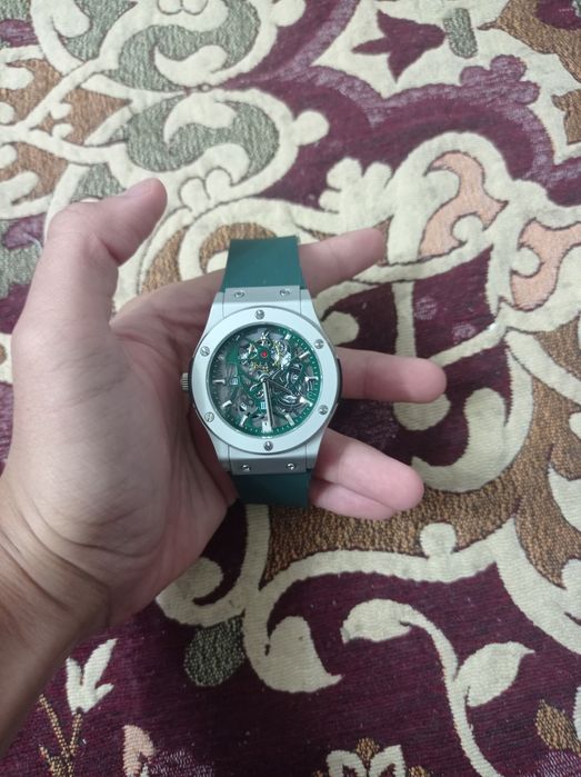 Часы Hublot новый