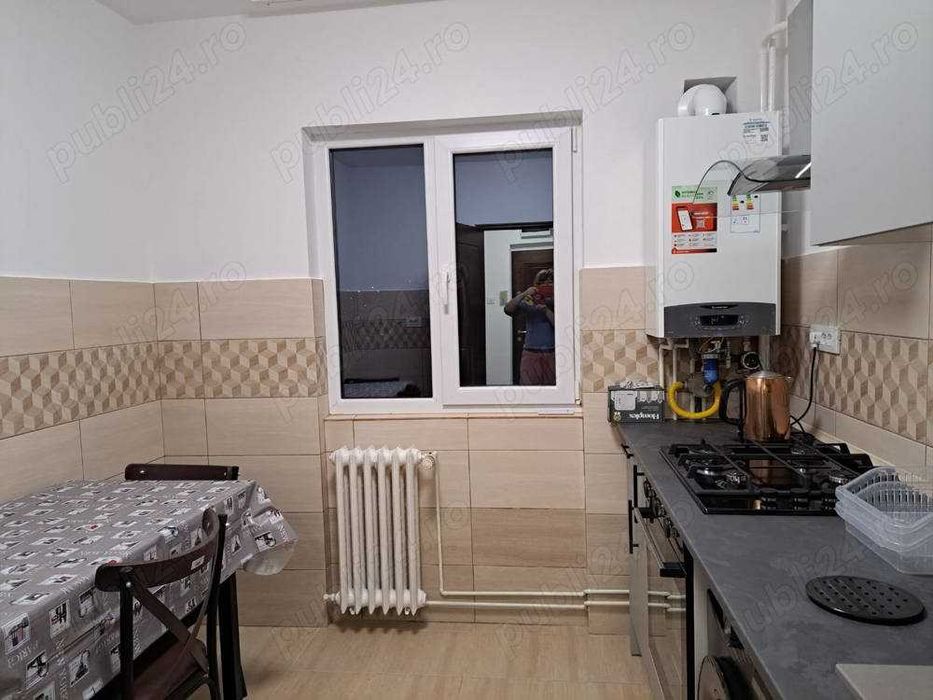 Apartament elegant cu 3 camere de închiriat în Târgu Cucu, vis a vis de Tribunal