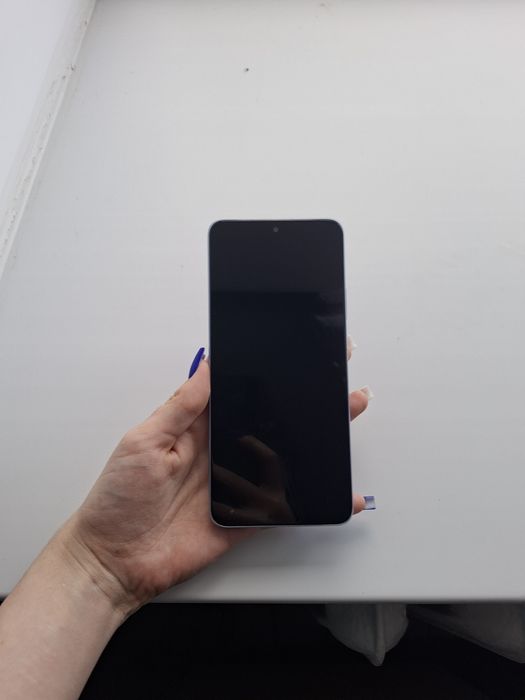 Продам Huawei 13i