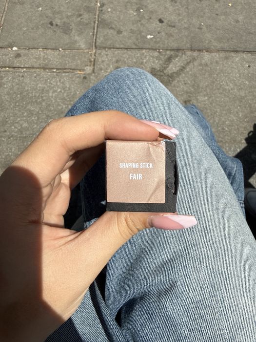 Sculpting stick на Make up by Mario не използван цвят “Fair”