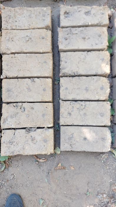 Продаётся кирпич