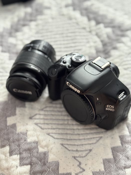 Фотоаппарат Canon EOS 600D