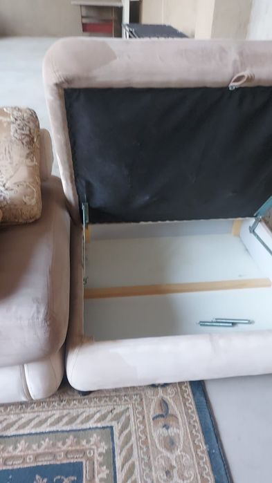 Диван угалок хорошем состояние