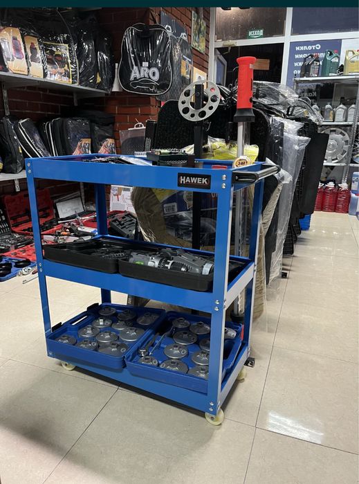 Количка за инструменти с колелца и рафтове Работна маса