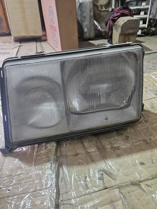 Продам фары на мерседес.