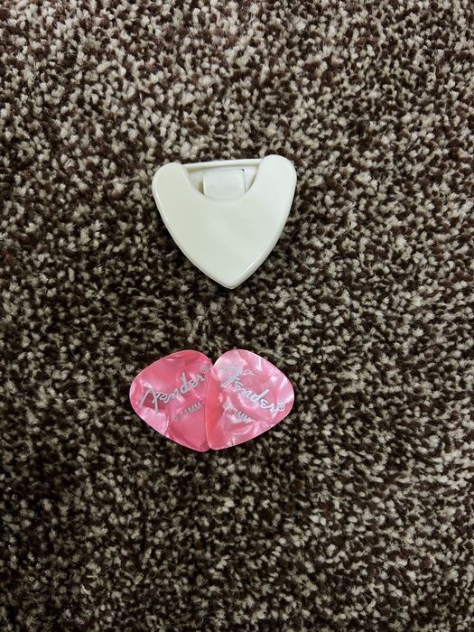 продается гитара