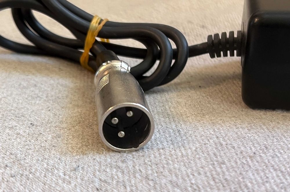 Incarcator baterie bicicleta electrica 42V 2A Li Ion mufa 3 pini