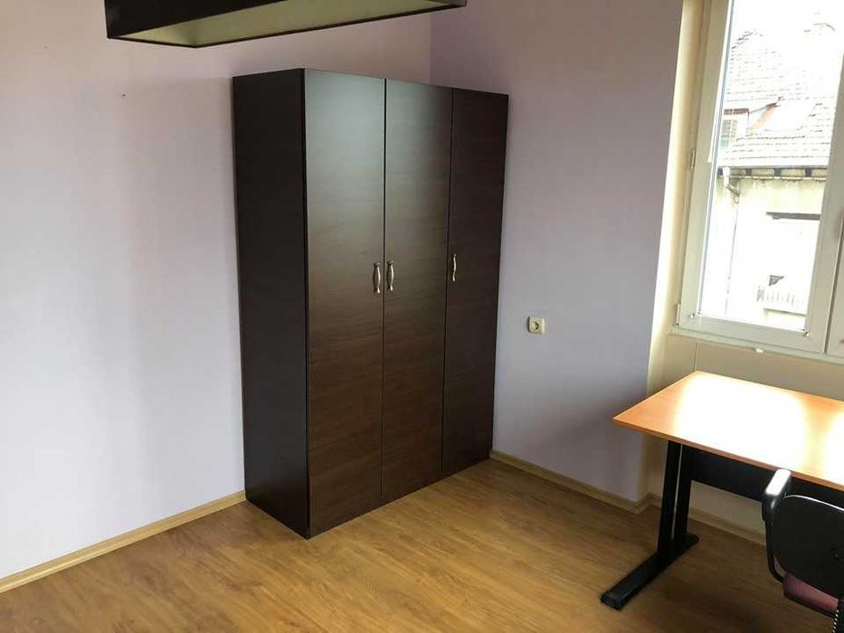 Дава се под наем Тристаен апартамент в София, Зона Б-18 - 90 кв.м за 600 € - Снимка #1