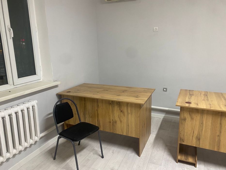 Продается офисный стол