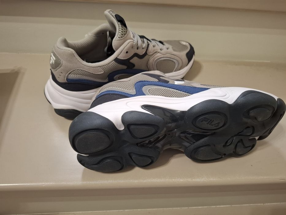 Fila новые кроссовки 43 размера.оригинал.