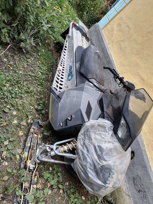 Продам снегоход Брп сами 800