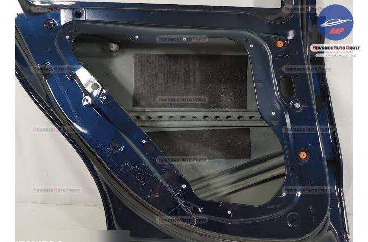 Оригинална задна лява врата в добро състояние Мерцедес-Бенц А-Клас / M