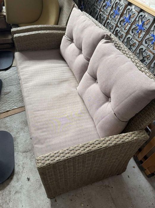 Продавам градински комплект с възглавници