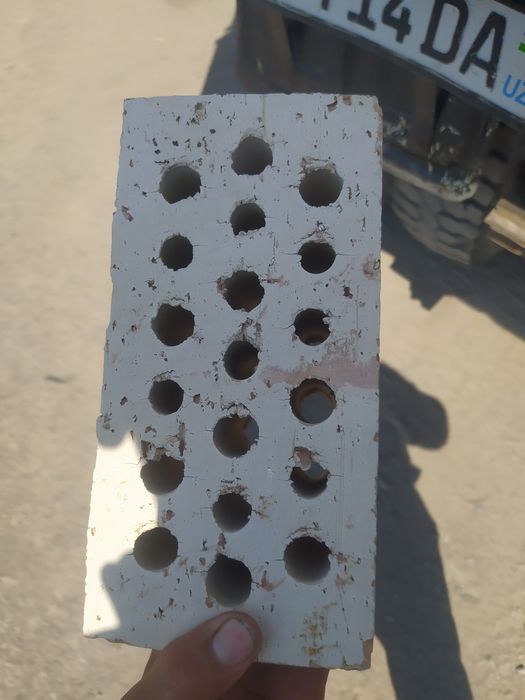 SHlakablok sifatliy, mustaxkam 15.5/15.5×32 razmer 1700 som