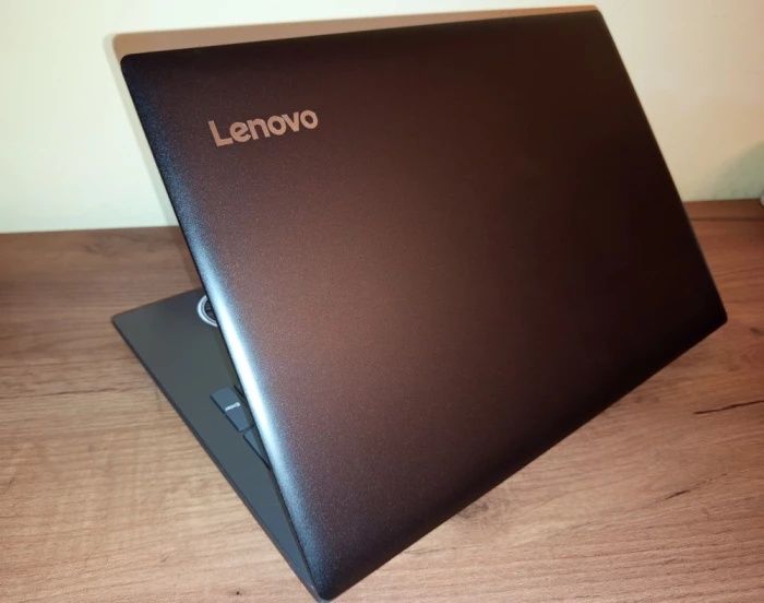 Lenovo 330-15IKB i3-6006u 2,00Ghz | 12Gb DDR4 | 256Gb SSD