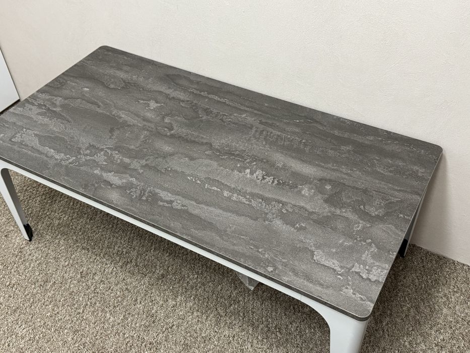 Продаю новый журнальный столик