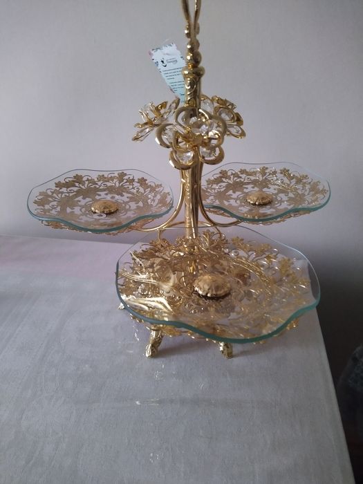 Круглая ваза трехярусная