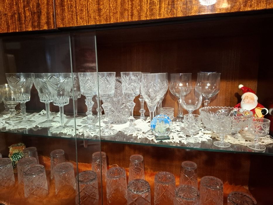 Продава кристални чаши