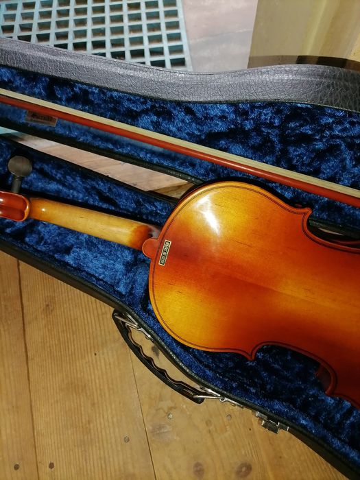 Vioara suzuki 4/4 made japan adusa dinSUA în perfecta stare