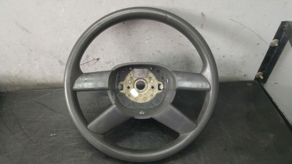 Volan piele in 4 spite vw golf 5 1k1 1k0419091