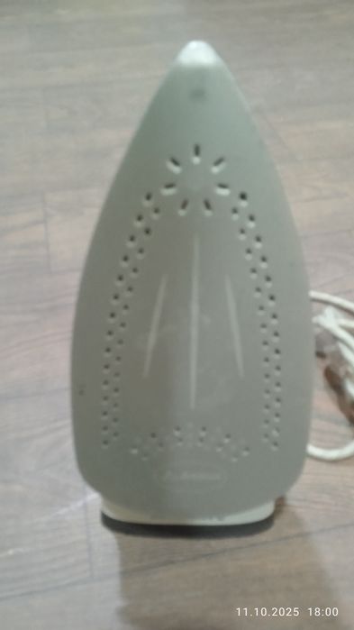 Продае́тся утюги 2 штуки