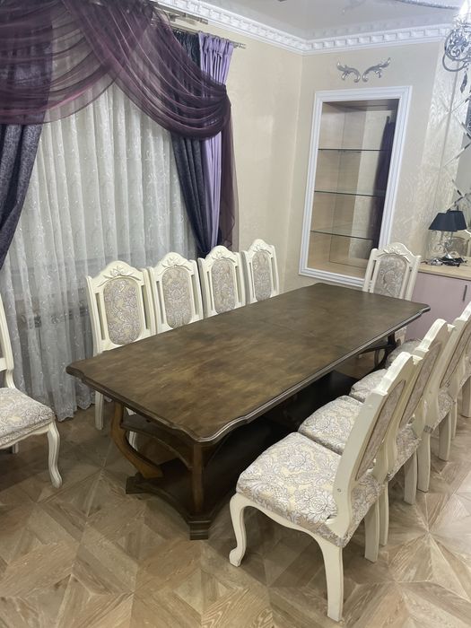 Продам стулья белые