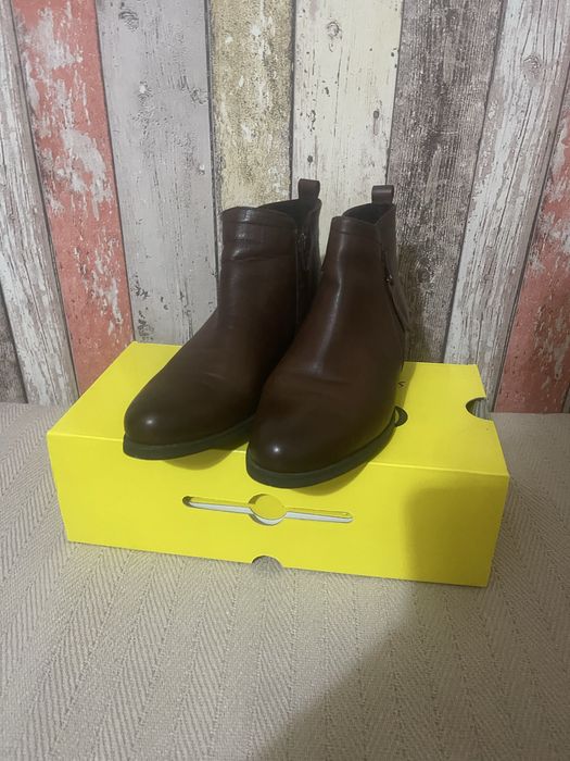 Боти от естесвена кожа