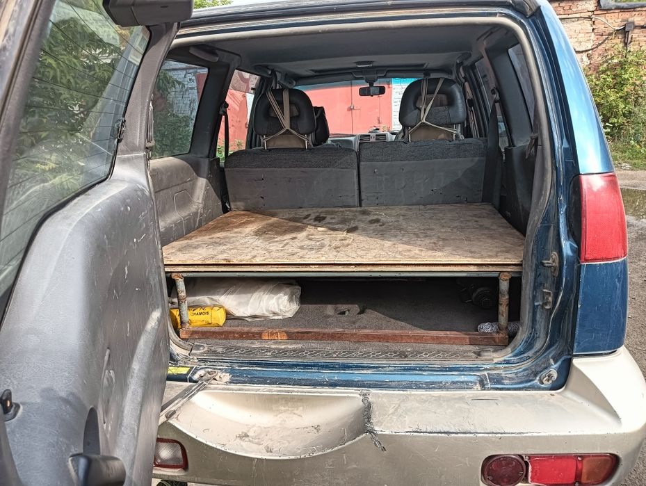 Nissan mistral 1995г