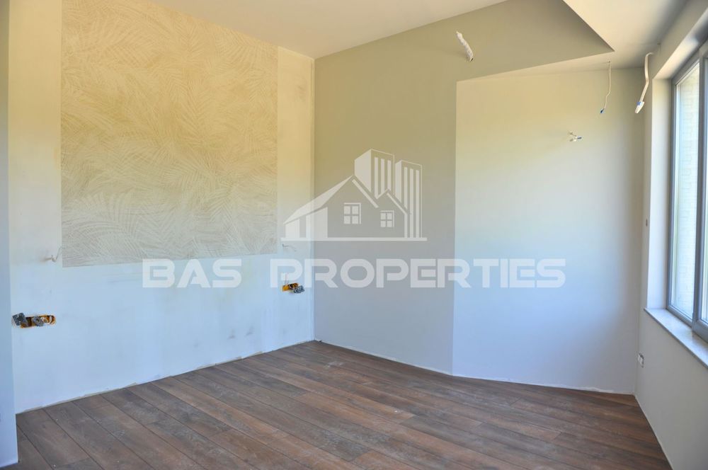 Къща в София, област-с.Гурмазово площ 240