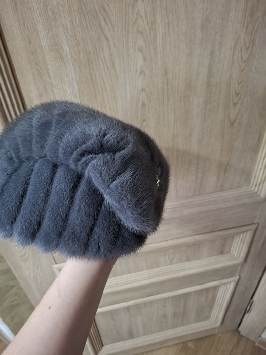 Норковая шапка серого цвета