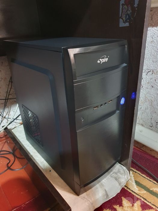 Игровой компютор сотилади 120$.