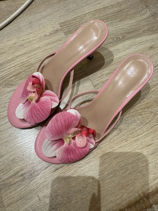 Токчета с цветя