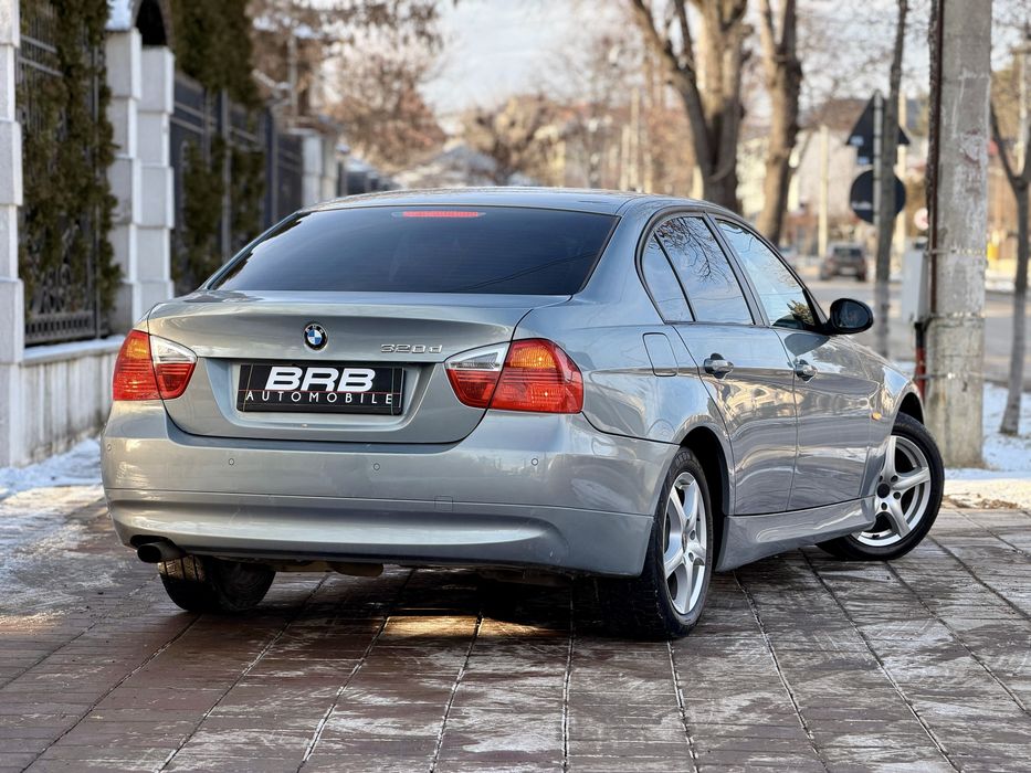 • Bmw Seria 3 E90 / 320D - Automat / Bixenon / Parc Auto rate •