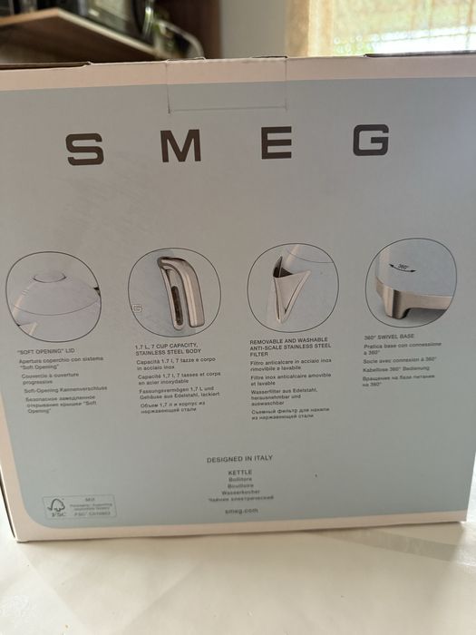 Электро чайник smeg