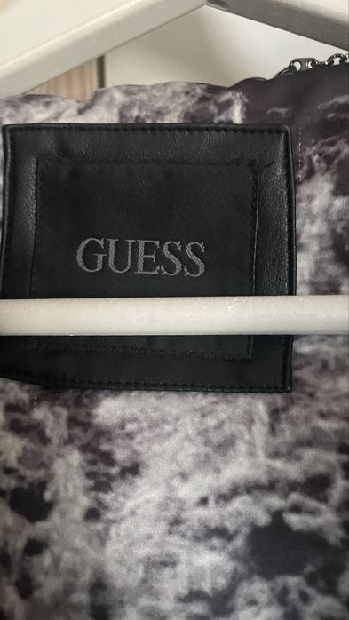 Зимно дамско яке Guess размер L