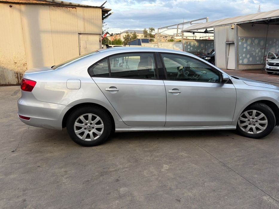 VOLKSWAGEN Jetta 2012 — imagine 4