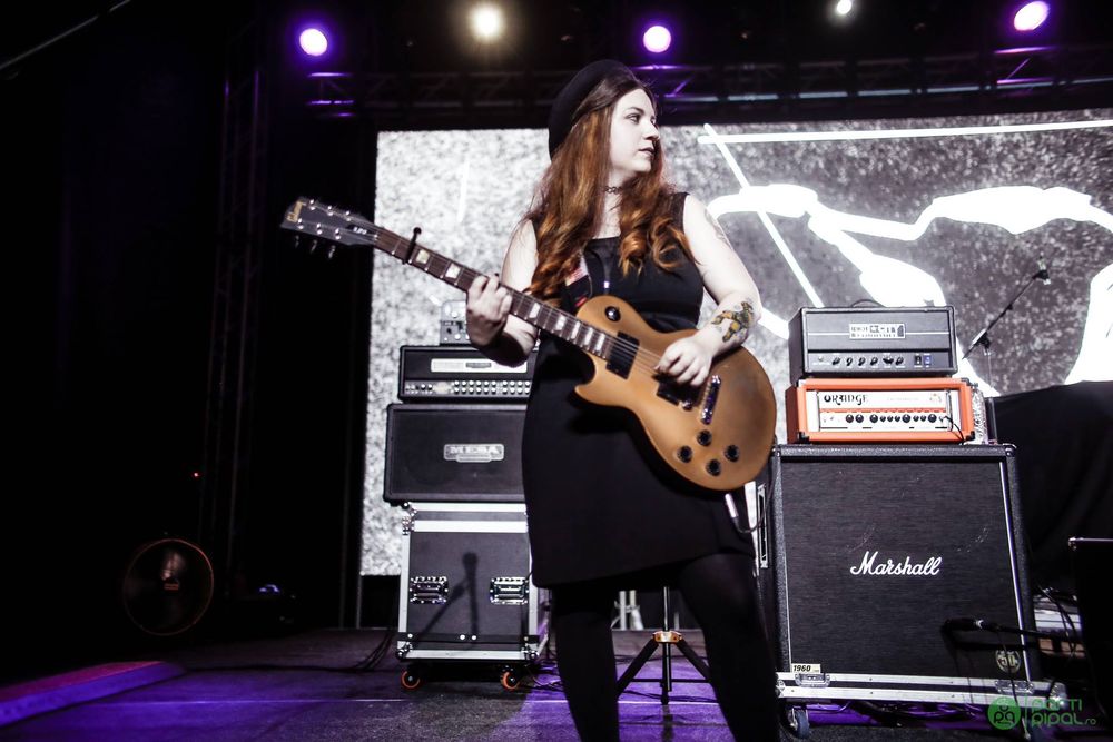 Profesoară de chitară, lecții pentru copii și adolescenti Tunari Ilfov