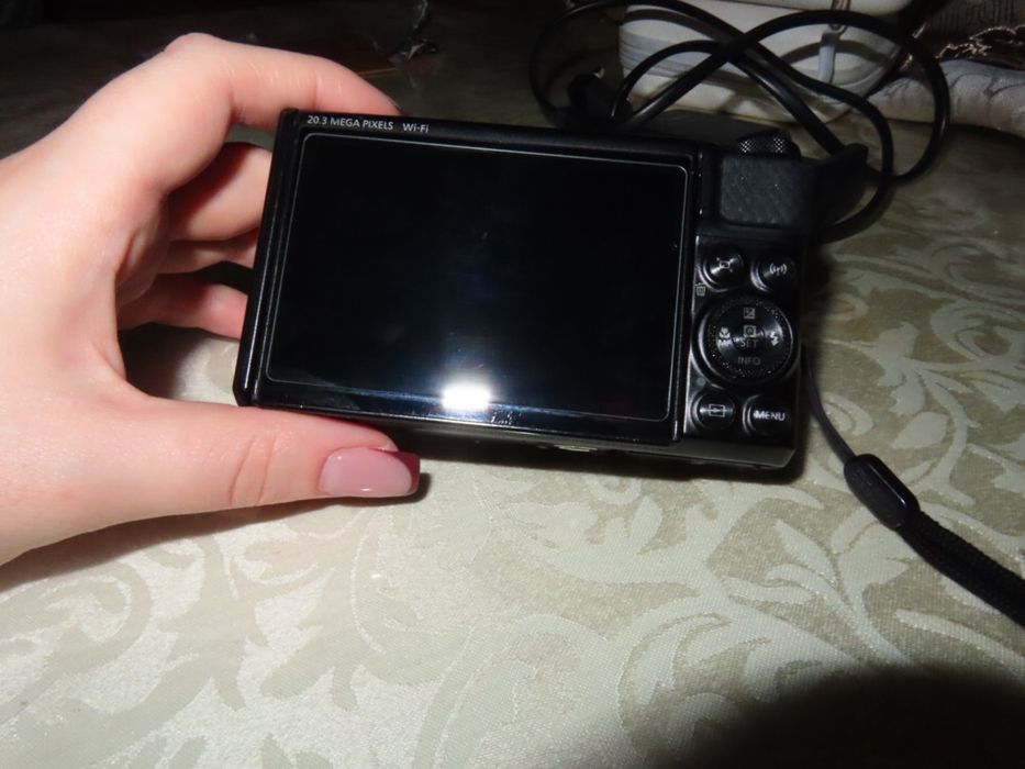 На продажу Canon sx740hs