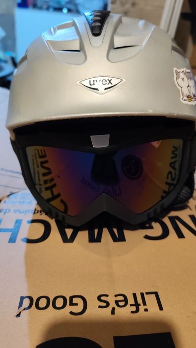 Casca schi Uvex mărimea M-L 58-60 cm cu ochelari ski