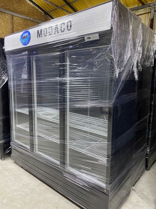 Vitrină verticală 3 uși 2–8°C răcire ventilată 180x56x200 cm