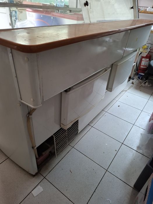 Vitrina frigorifica mezeluri