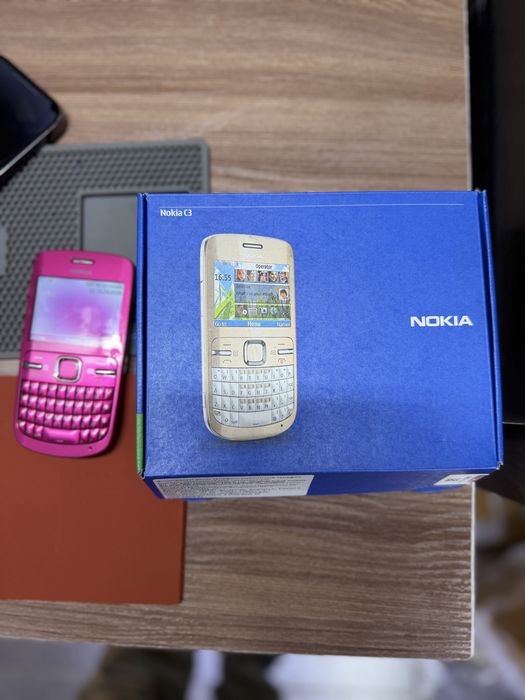 Nokia C3-00 в хорошем состоянии